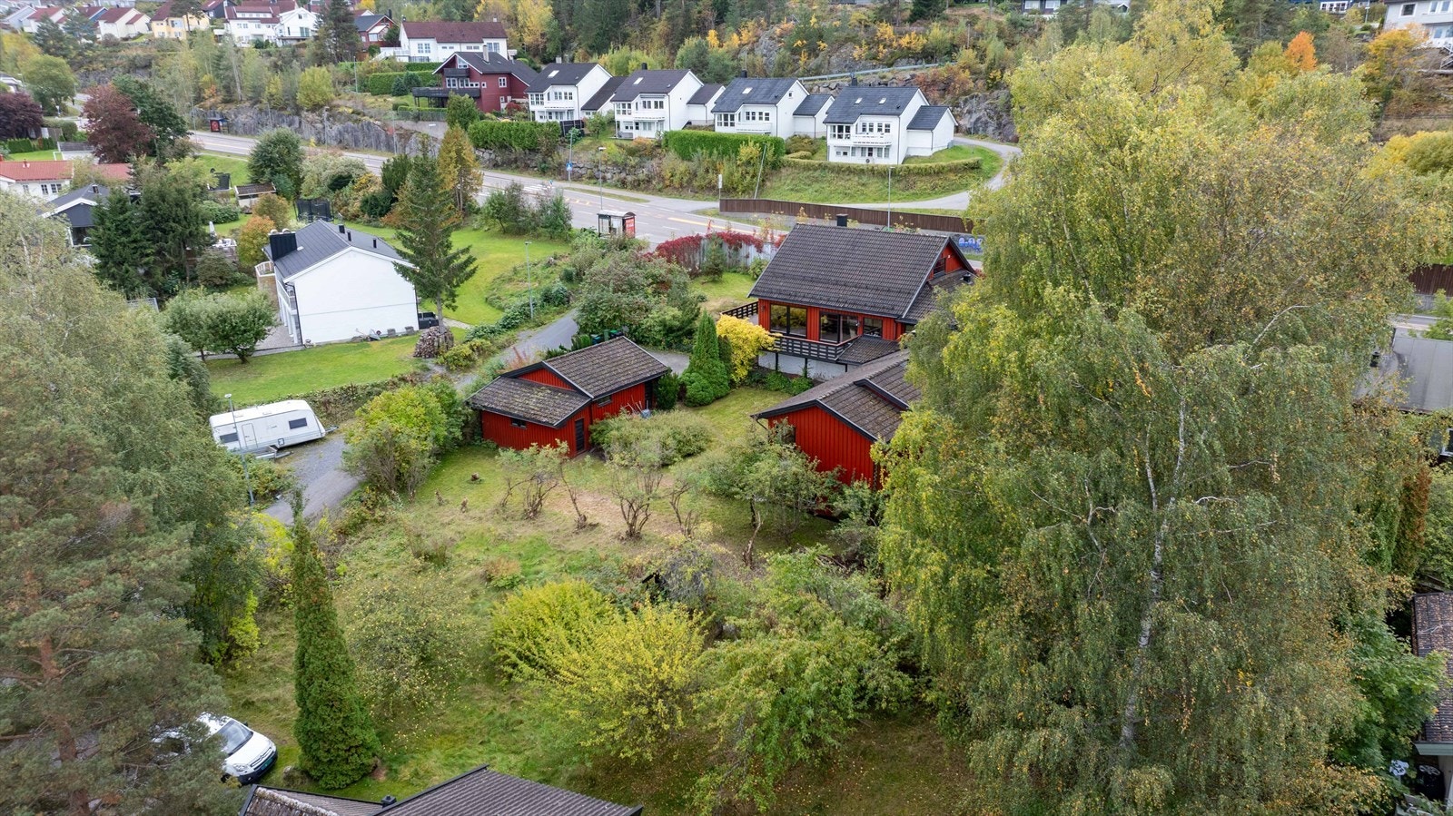 Her bor man tilbaketrukket og frodig, samtidig som det er kort vei til Lillestrøm sentrum med et bredt utvalg av servicetilbud. Galleribilde