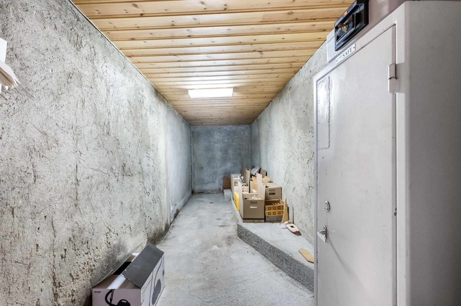 Det er i tillegg krypkjellere (uinnredet kjellerrom) med lagringsmuligheter. Galleribilde