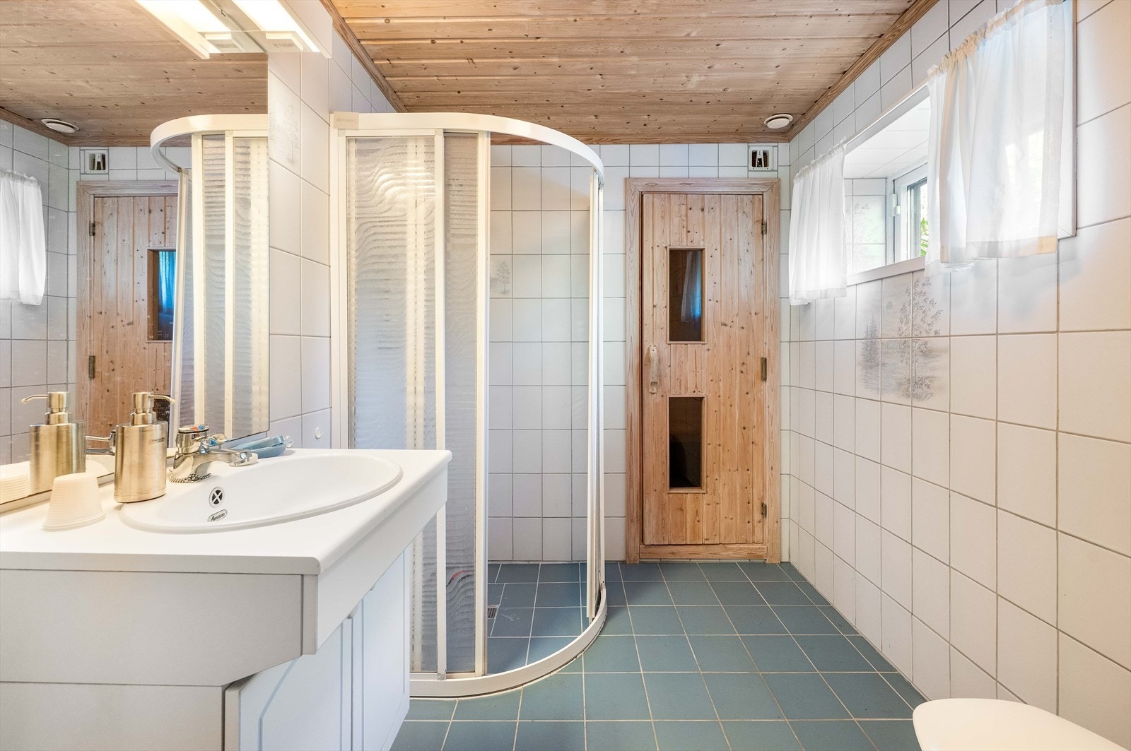 Bad med badstue. Galleribilde