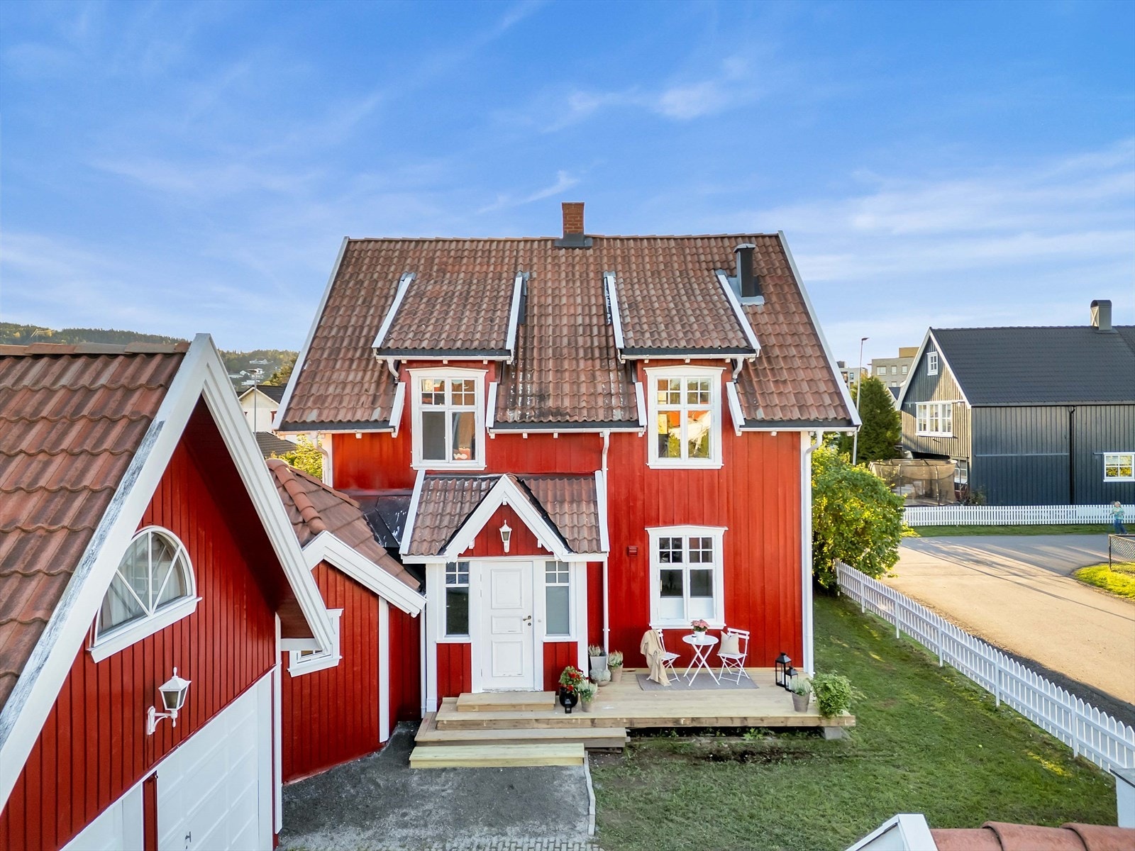 Dette er en sjarmerende enebolig med moderne standard på Vigernes i Lillestrøm. Galleribilde