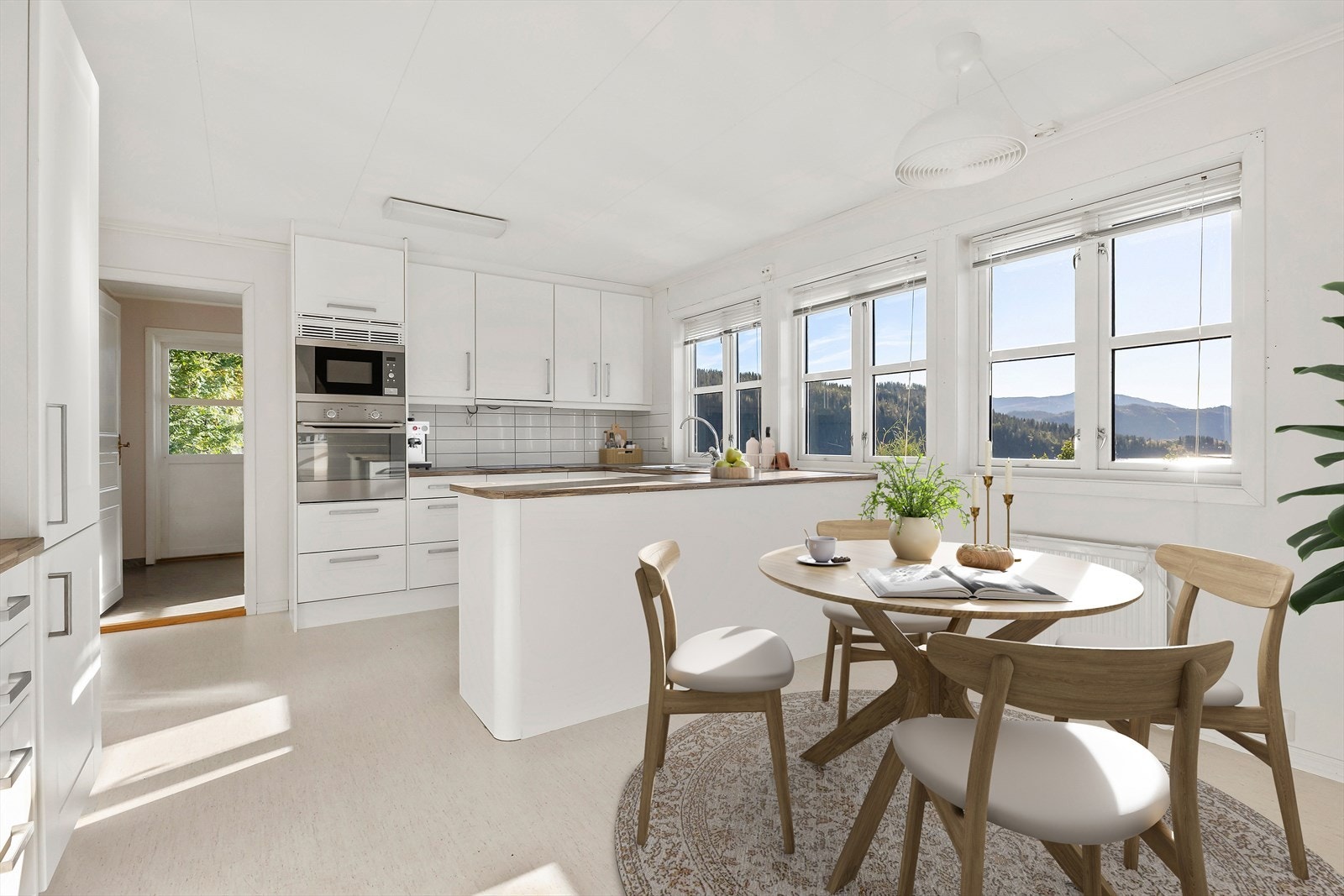 Fra kjøkkenet er det praktisk tilgang til vaskerommet. (Digitalt stylet) Galleribilde