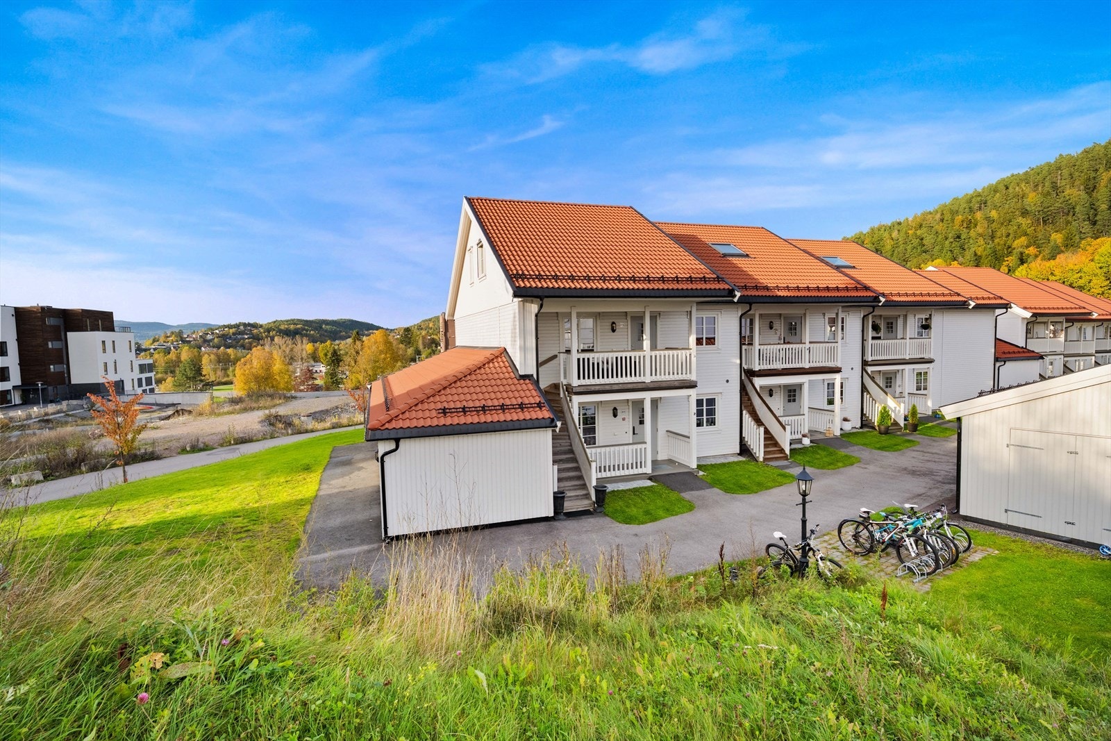 Leiligheten er meget velholdt og fremstår som tiltalende og moderne - her kan man flytte rett inn! Galleribilde