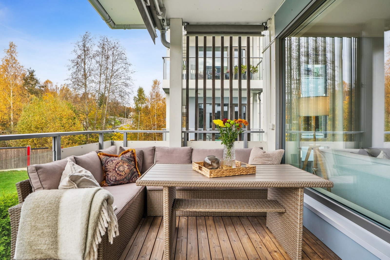 Her er det god plass til utemøblementet. Galleribilde