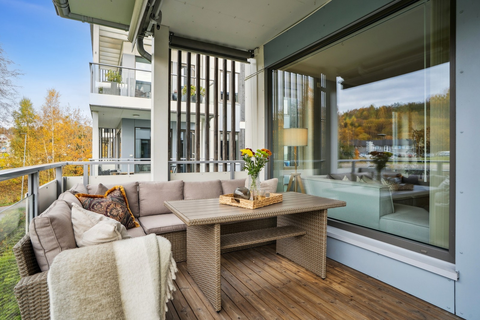 Nyt solen utover de lange sommerkveldene. Galleribilde