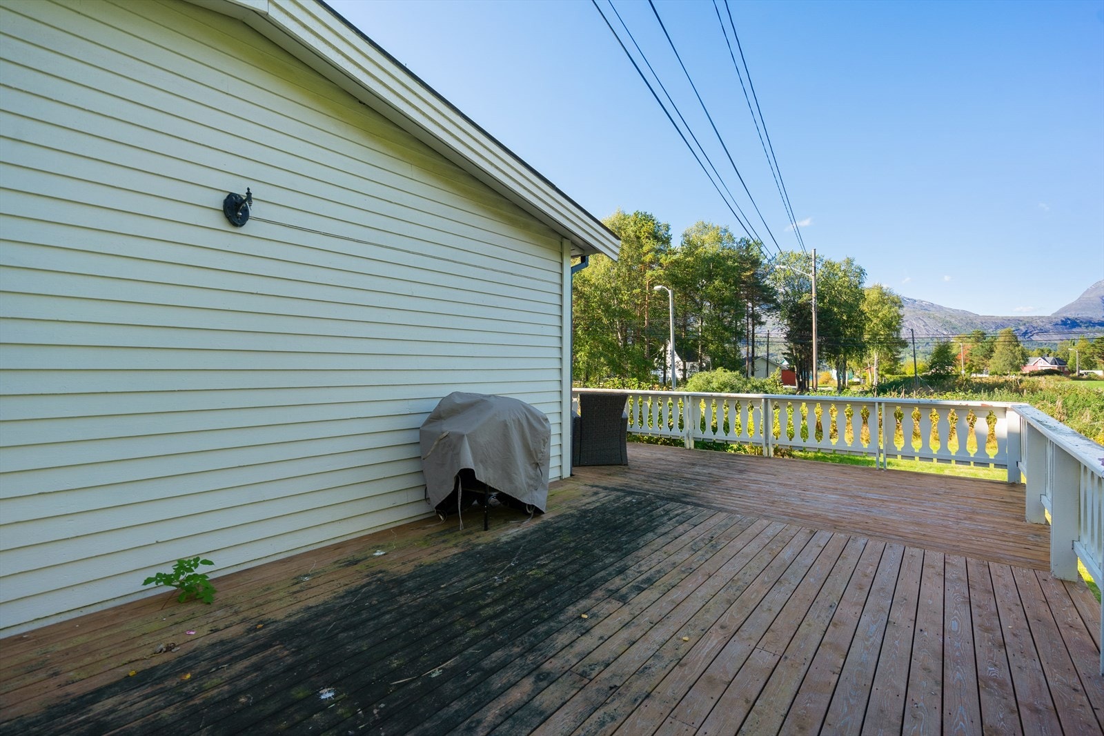 Romslig terrasse med mulighet for flere soner Galleribilde