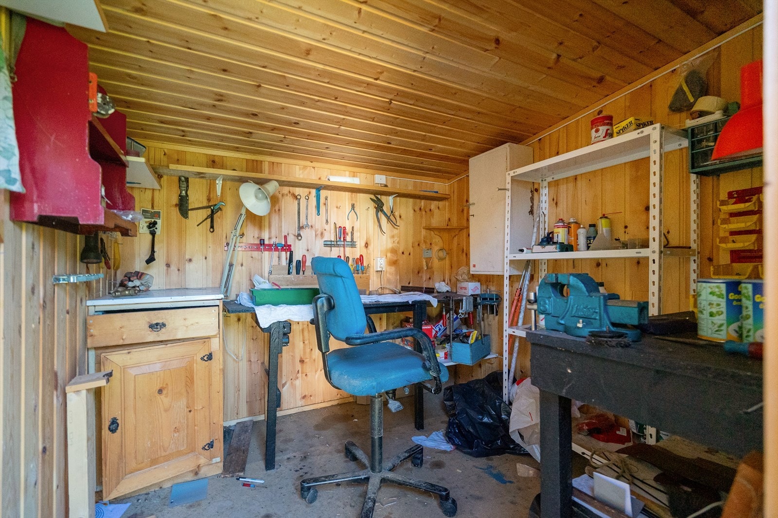 Bod med mulighet for å bruke som utstyrsbod Galleribilde