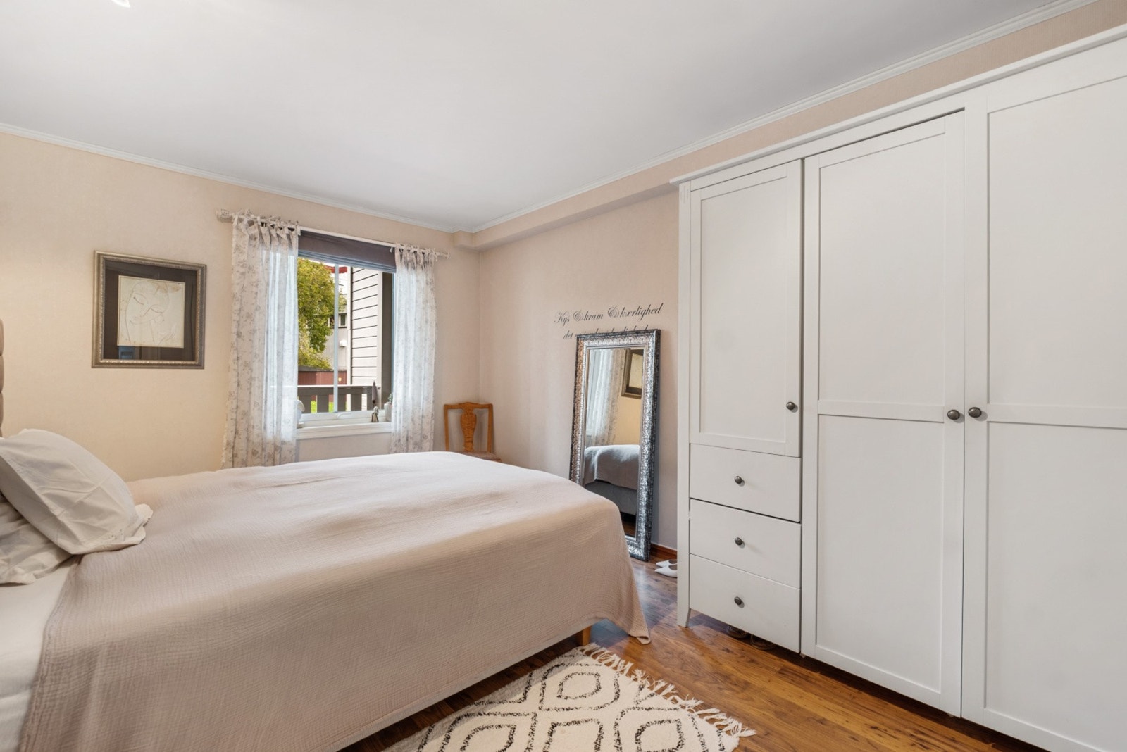 Skap følger med. Galleribilde