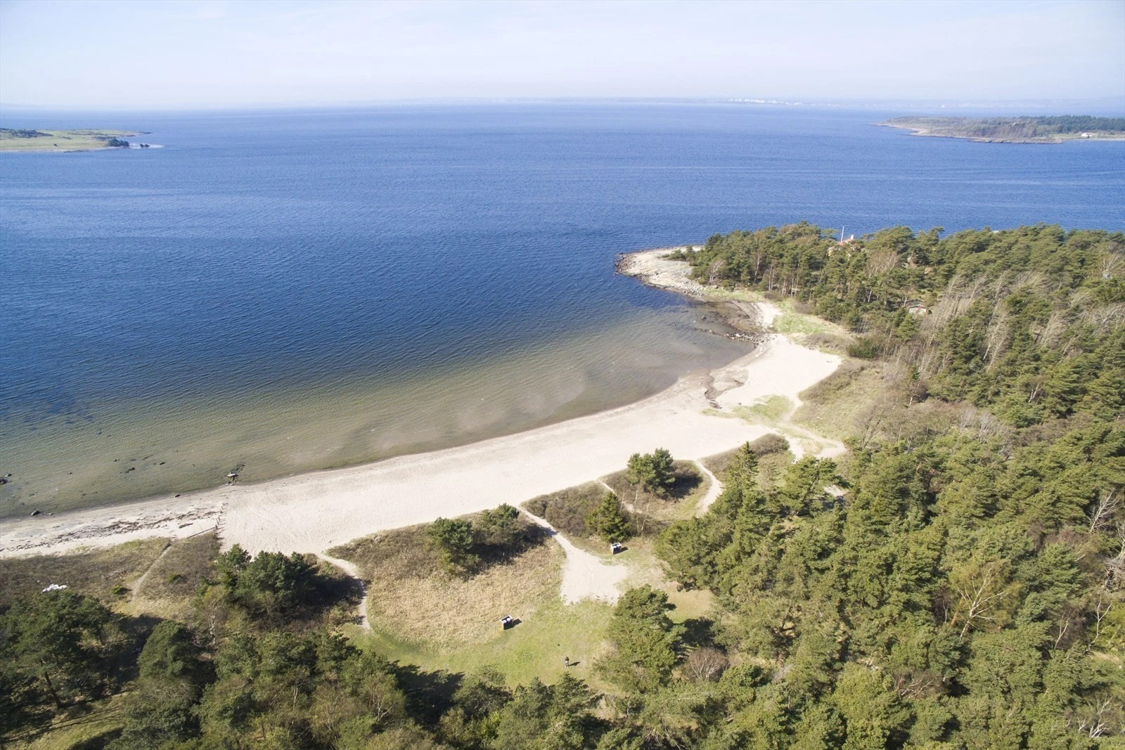 Langstranda med flott sandstrand rett i nærheten. Galleribilde