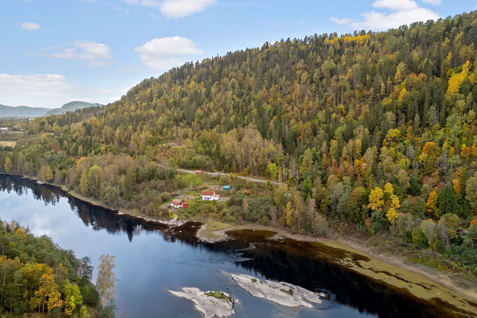 Du er omgitt av vakker natur og rolige omgivelser. Galleribilde