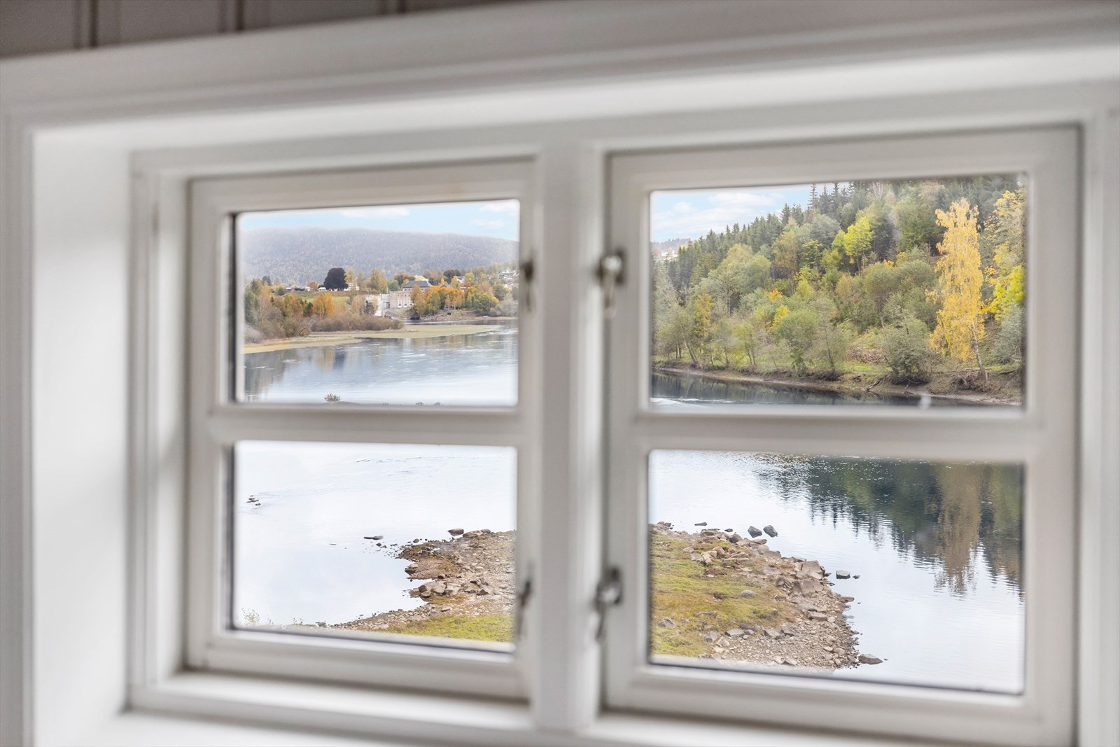 her kan du våkne opp til nydelig utsyn over Lågen. Galleribilde