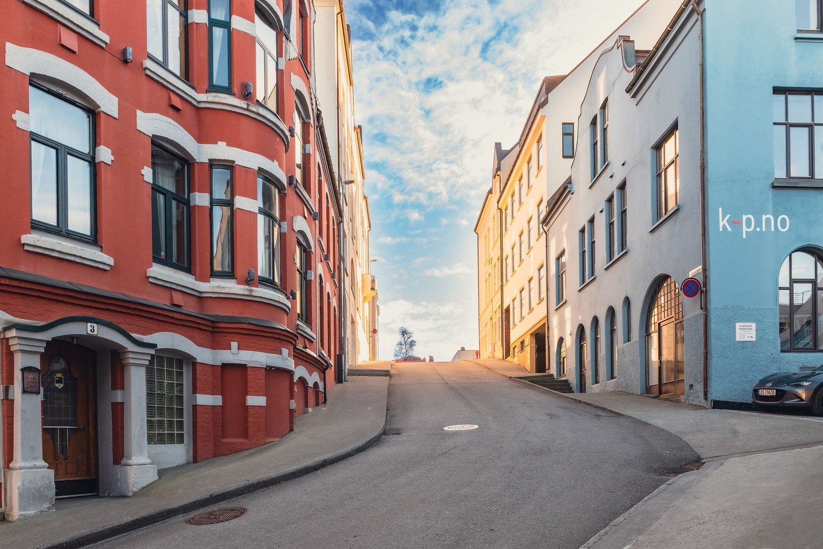 Grimmergata - eiendommen er beliggende på toppen på høyre hånd Galleribilde