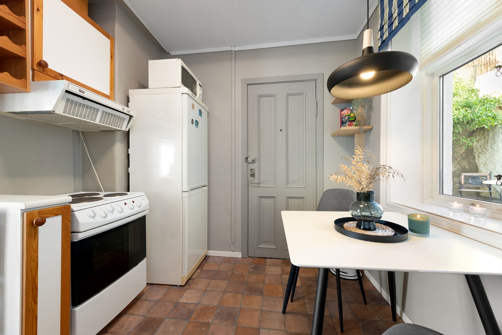 Det er god plass til spisebord på kjøkkenet Galleribilde