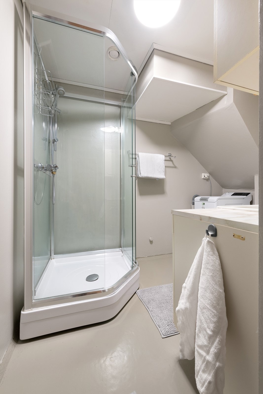 Dusjkabinett på bad Galleribilde