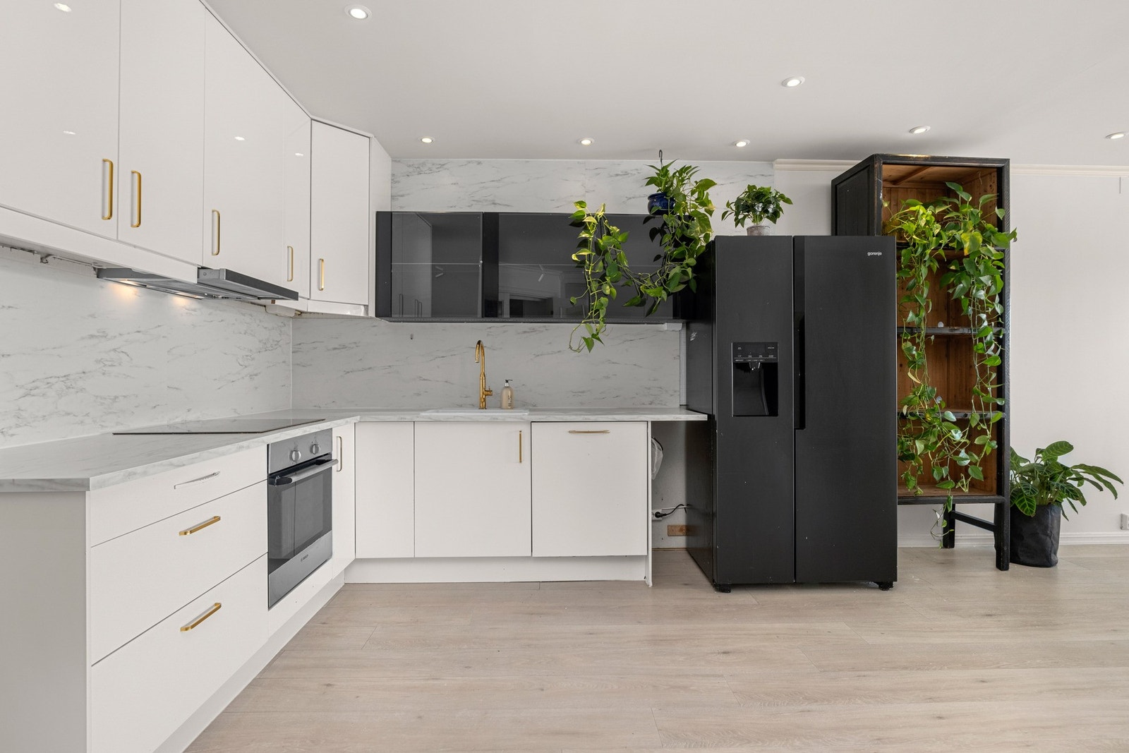 Lyst og innbydende kjøkken. Kjøkkenet har fått TG1 av takstmann. Galleribilde