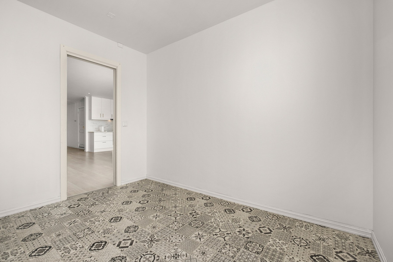 Soverommet har god plass til dobbeltseng og ønsket garderobeløsning. Galleribilde