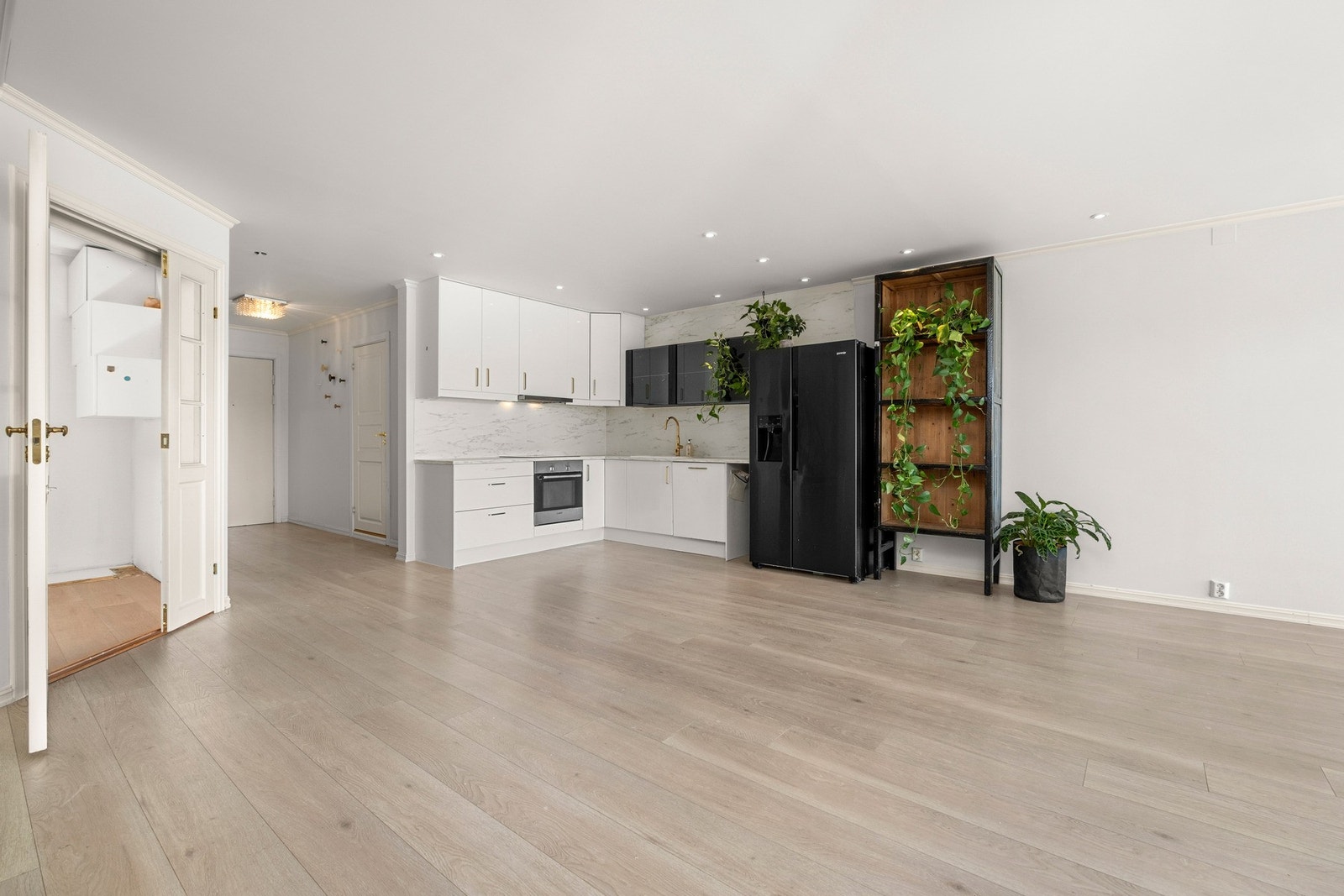 Her har man god plass til sofagruppe og tilhørende stuemøblement. Galleribilde