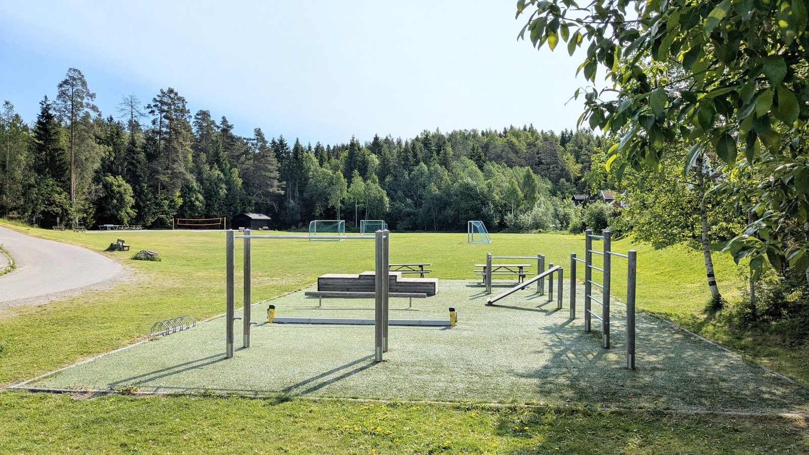 Flott park på området Galleribilde