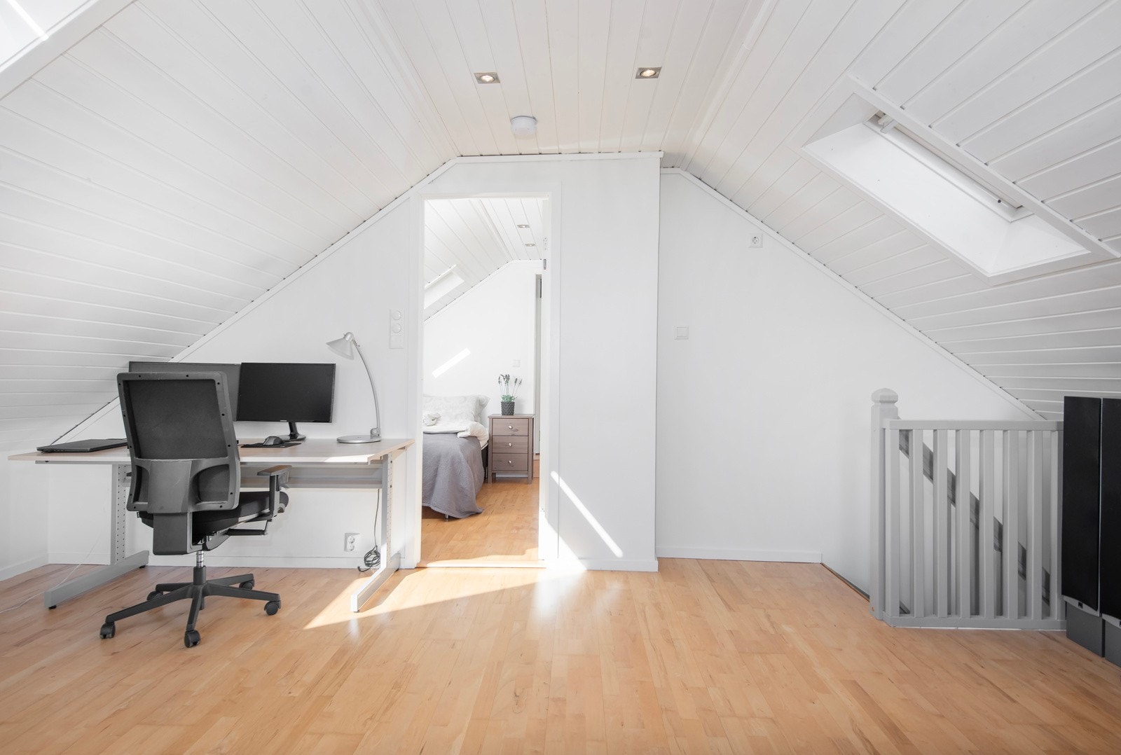 Vi tar turen opp til loftsetasjen - Galleribilde