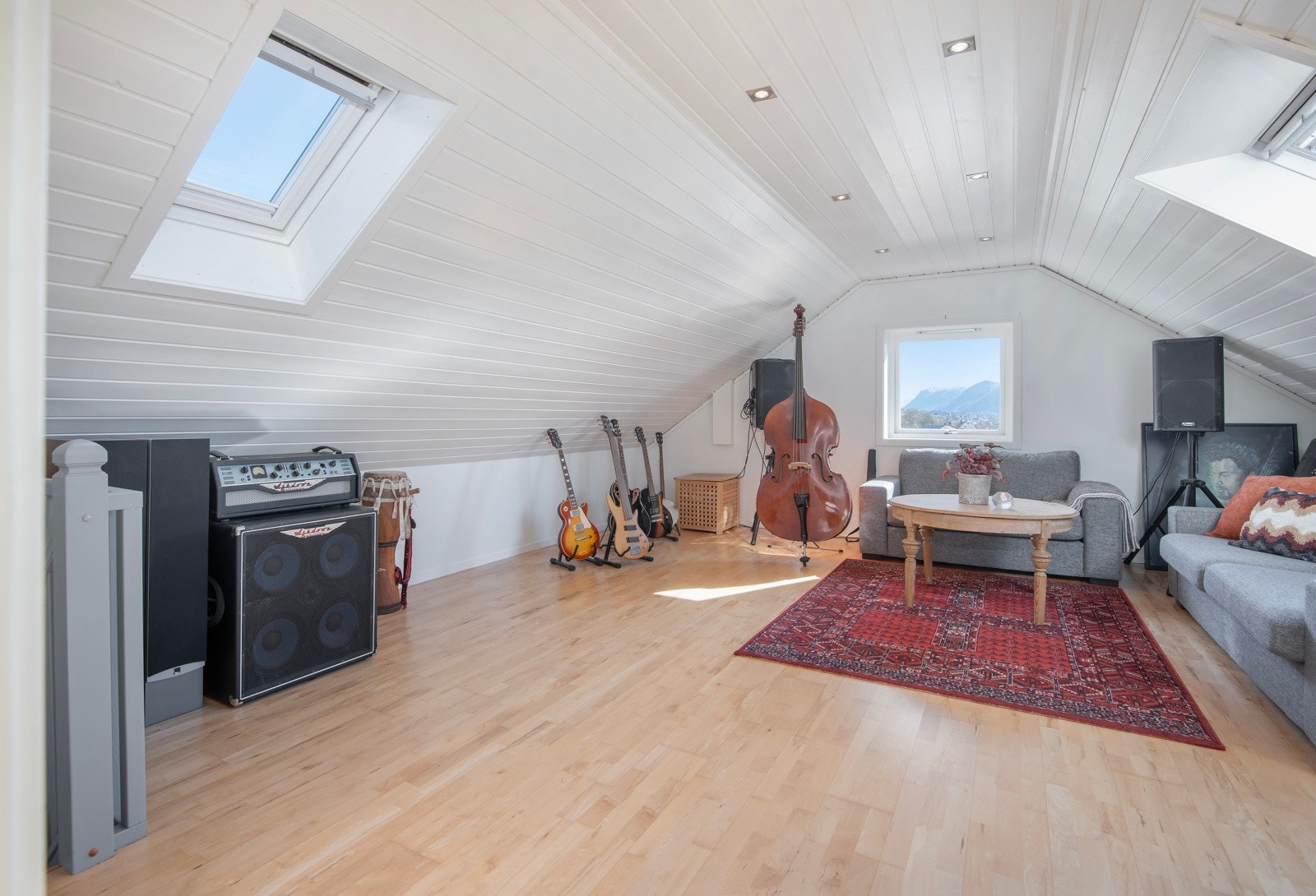 - og loftstuen er det perfekte fristedet for alle i familien. Galleribilde