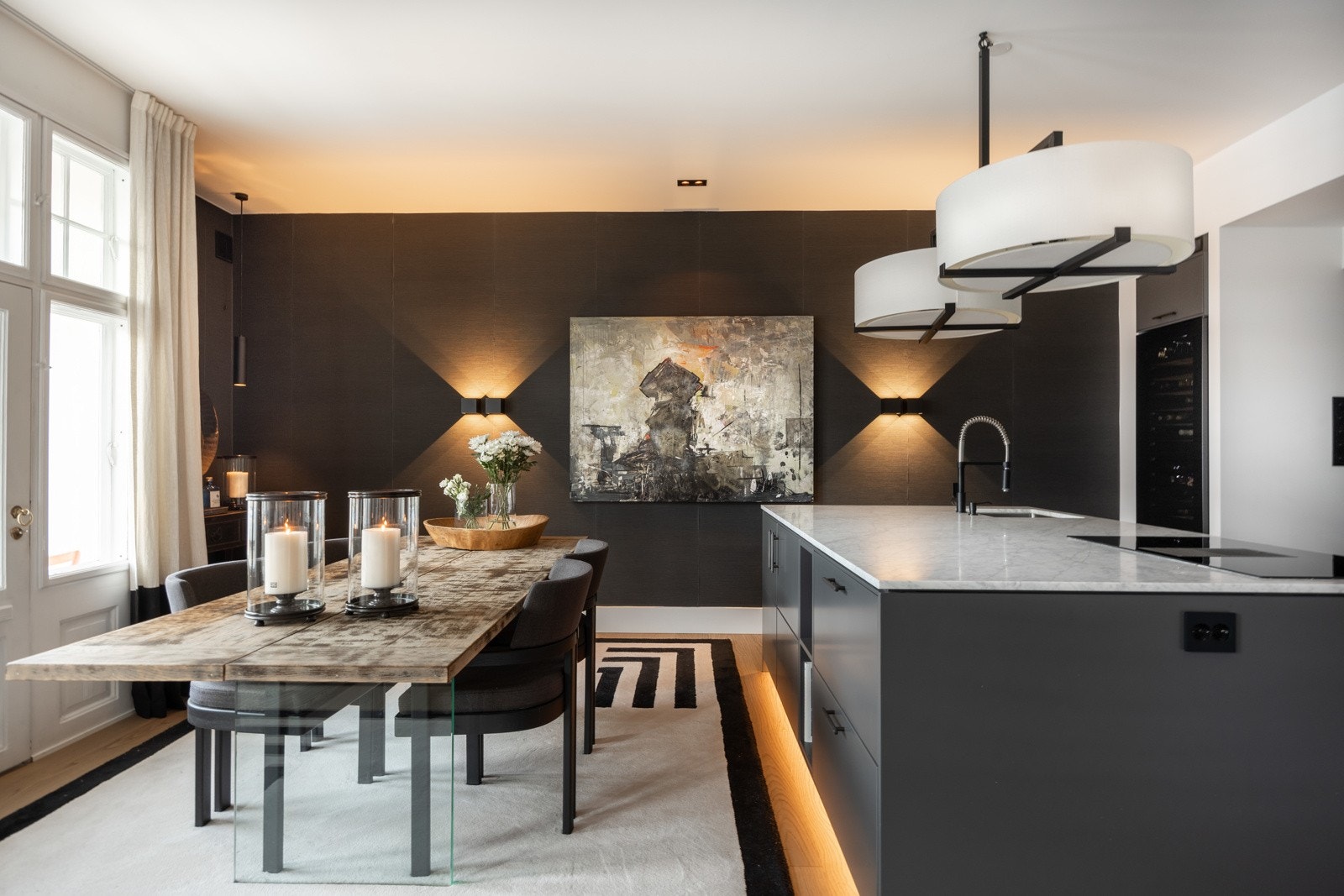 Det er god plass til å innrede med en store spisegruppe med rom for mange middagsgjester. Galleribilde