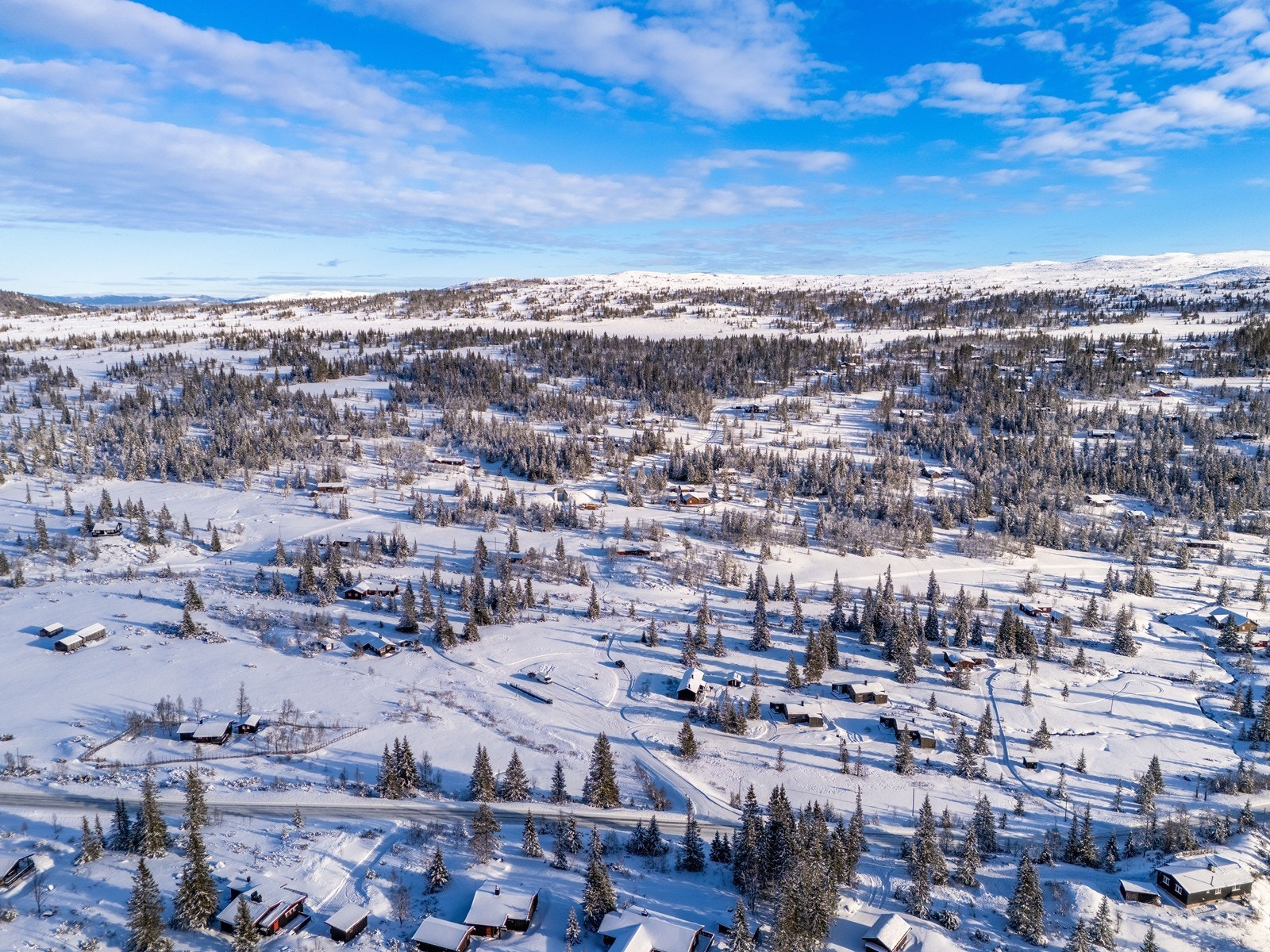 Ca 2 timers kjøring i fra Drammen. Ca 20 min kjøring fra Eggedal sentrum med butikker. Galleribilde