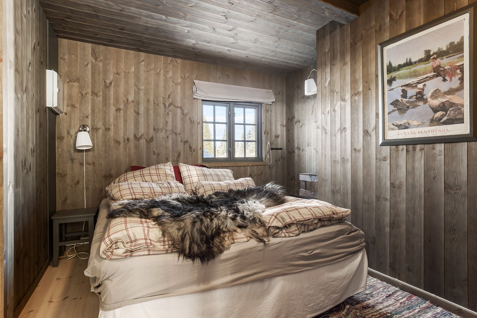 I tillegg er det et rom som er innredet som soverom, men dette rommet er ikke godkjent for varig opphold. Galleribilde