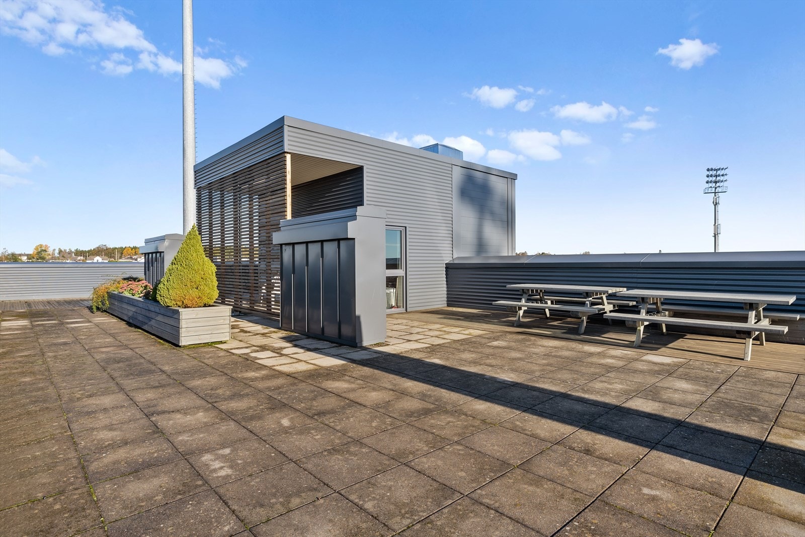 Her kan beboerne samles til hyggelige stunder med familie og venner, nyte utsikten, solen og den gode stemningen som preger området. Galleribilde