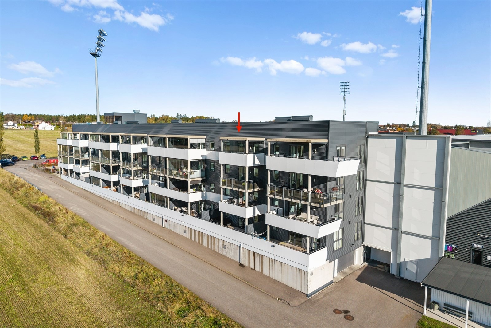 Attraktiv beliggenhet ved Sandefjords moderne stadion - et pulserende og levende nærmiljø! Galleribilde