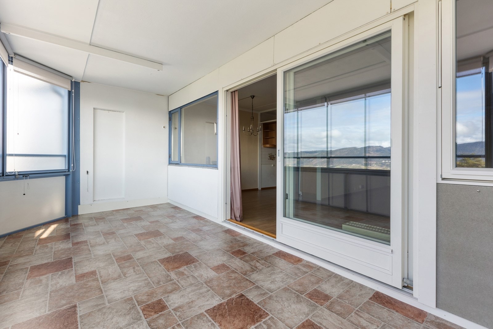 Balkongen fungerer fint som en forlengelse av stuen. Galleribilde