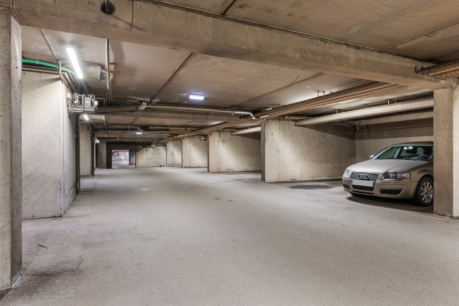 Rett til garasjeplass. Galleribilde