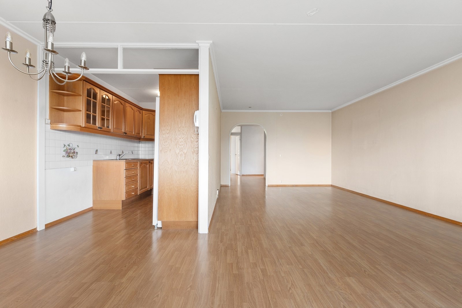 Spisebordet finner sin naturlige plass i stuen, der en kan dekke på til flere gjester. Galleribilde