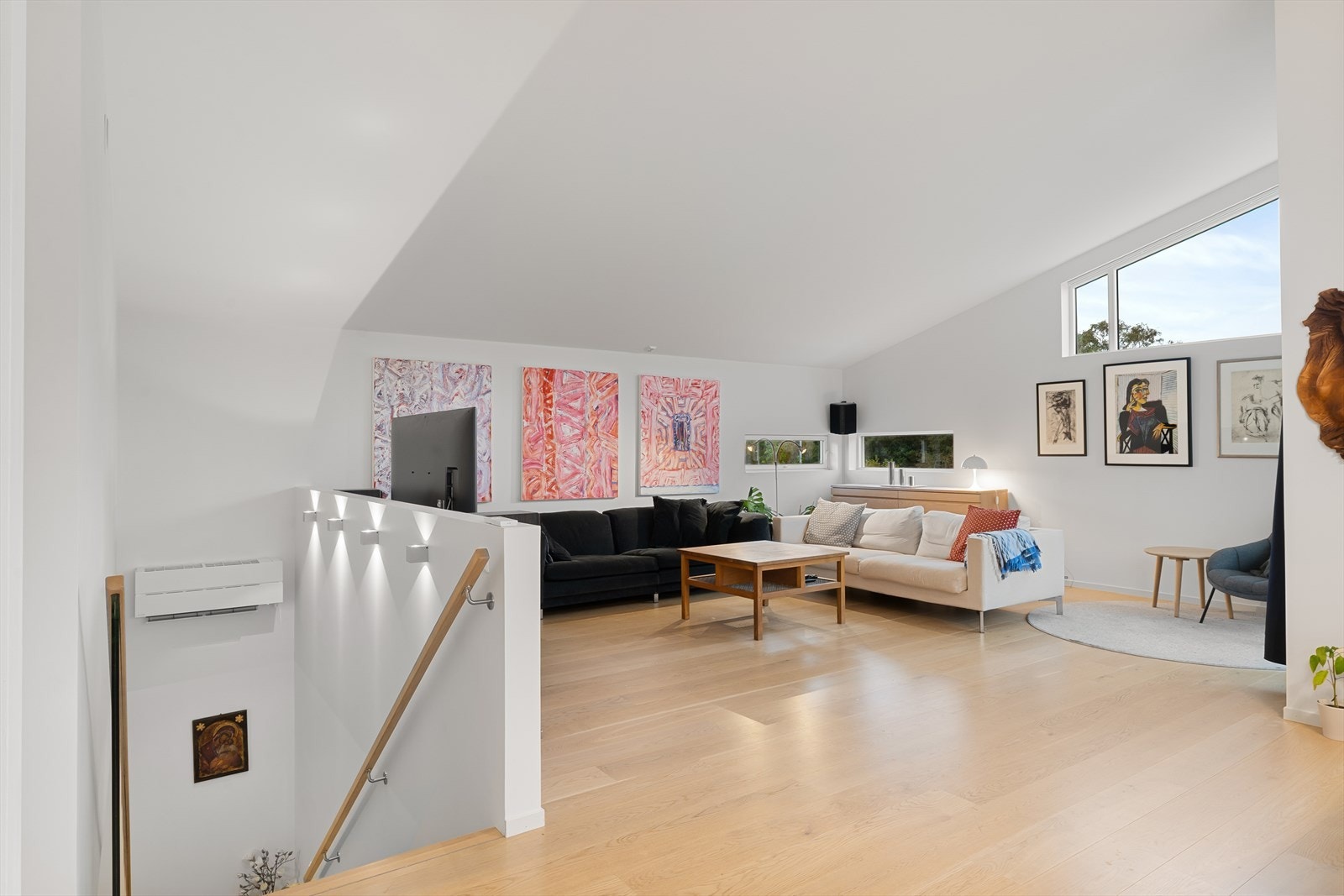 Luftig stue- og kjøkkenløsning Galleribilde