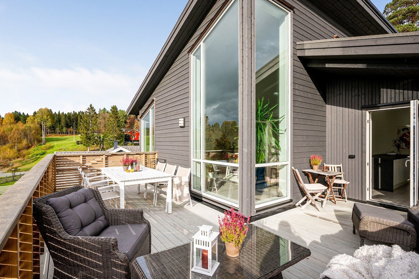 God plass til ulik møblering Galleribilde