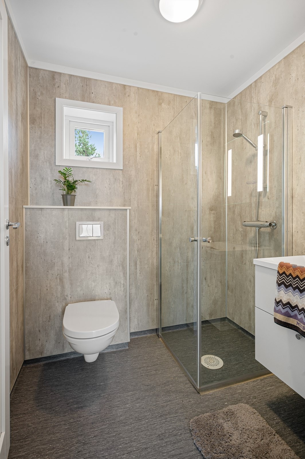 I 2. etasjen finner vi også et bad på ca 3kvm Galleribilde