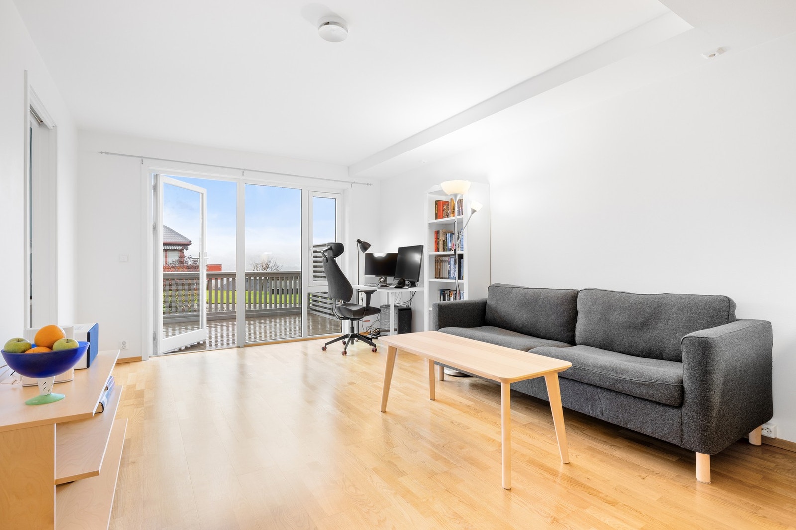 Leiligheten er en praktisk og velholdt 2-roms i et moderne bygg fra 2006. Her har du fasiliteter som heis, bod og parkeringsplass i kjeller. Galleribilde