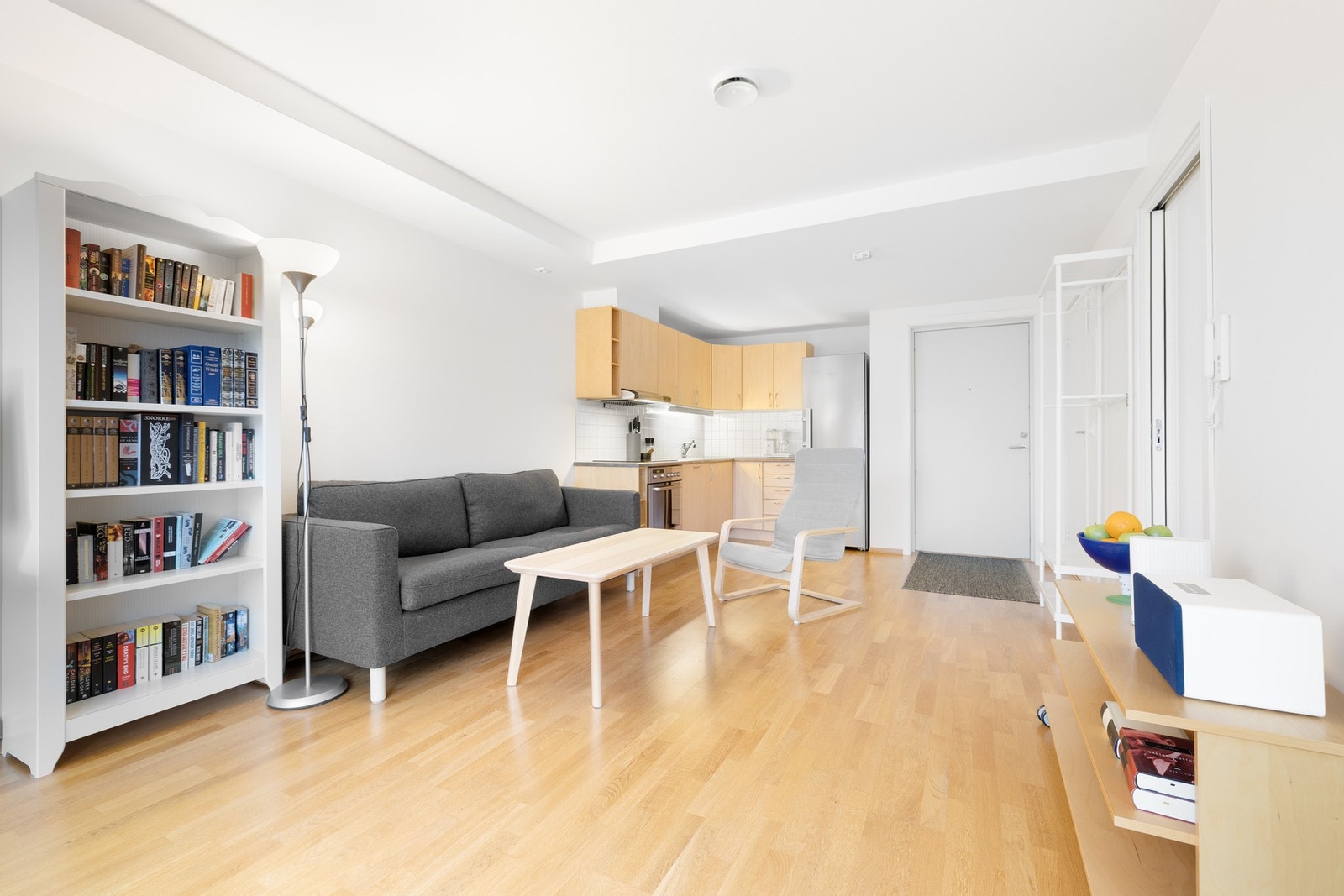 Åpen stue/kjøkken på hele 24 kvm. Galleribilde