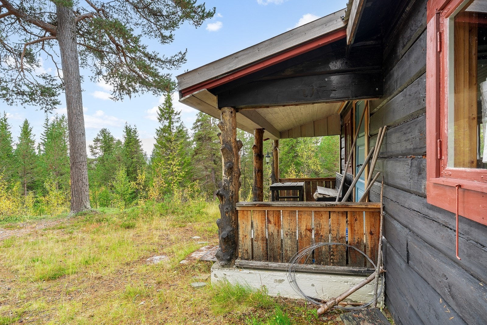 Verandan er ca 6 kvm og har direkte adkomst til uteområdet. Galleribilde