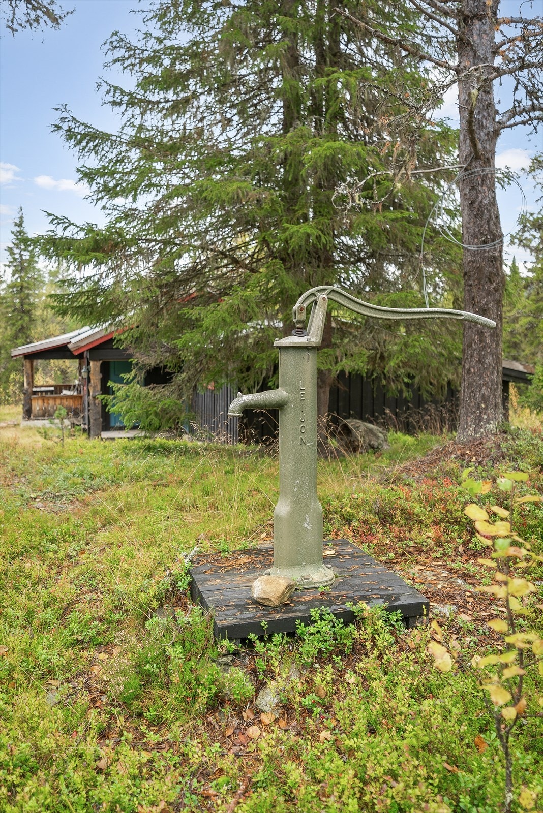 Vannpost på tunet gir enkel tilgang til vann. Galleribilde