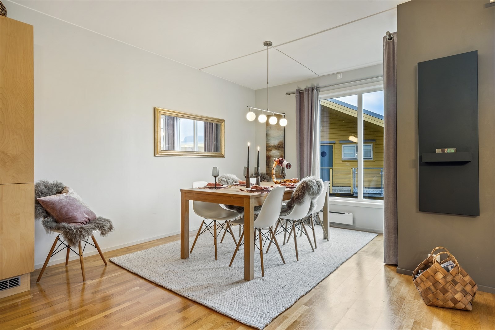 God plass til både salong og spisebord Galleribilde