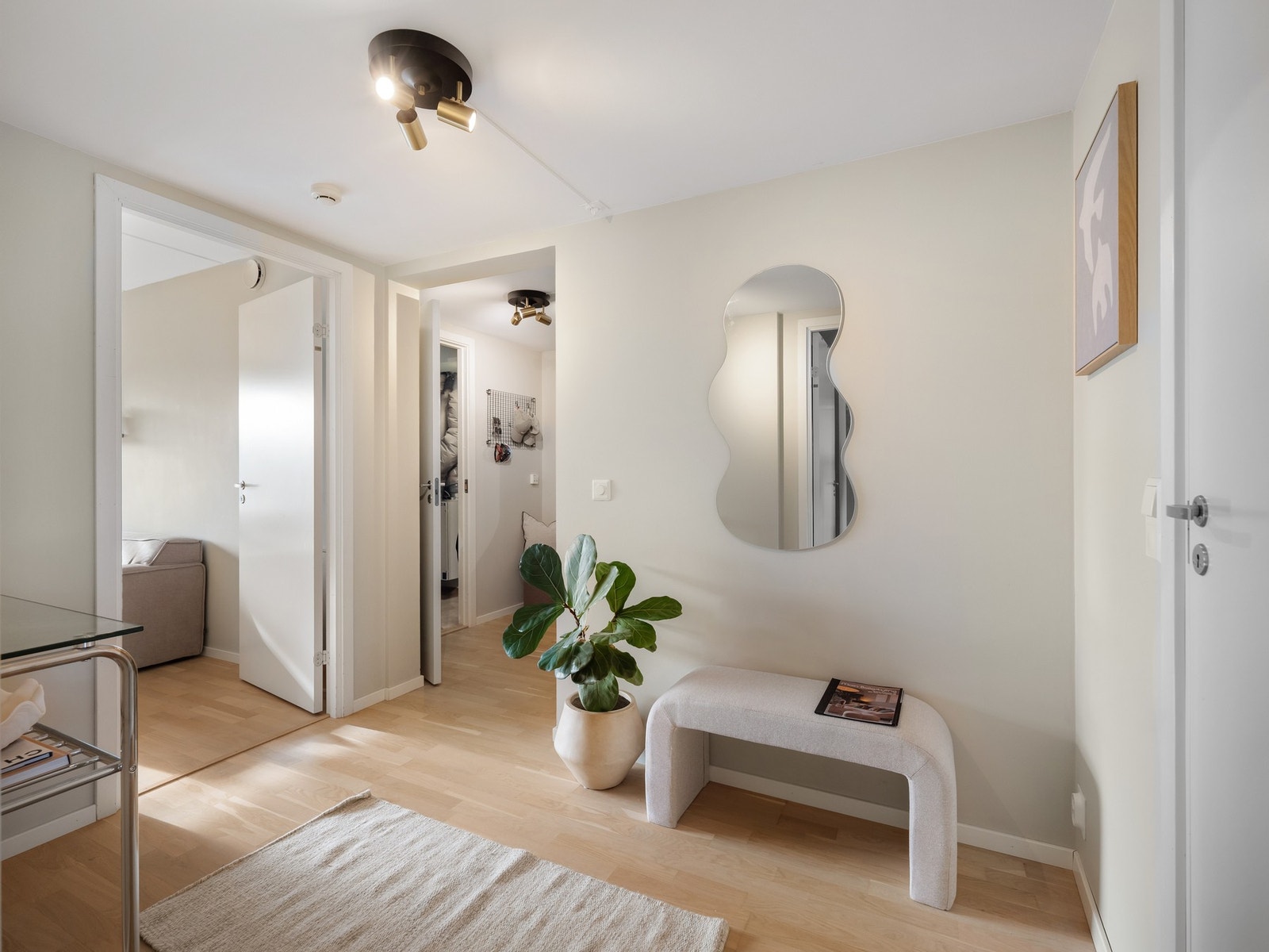 Baderommet ligger ved soverommet for en smidig morgen. Galleribilde