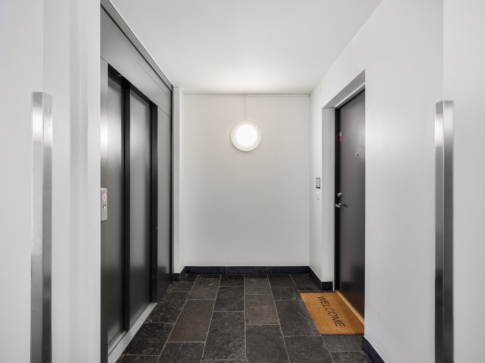 Heisadkomst og gjennomtenkte løsninger gir en behagelig følelse av easy-living Galleribilde