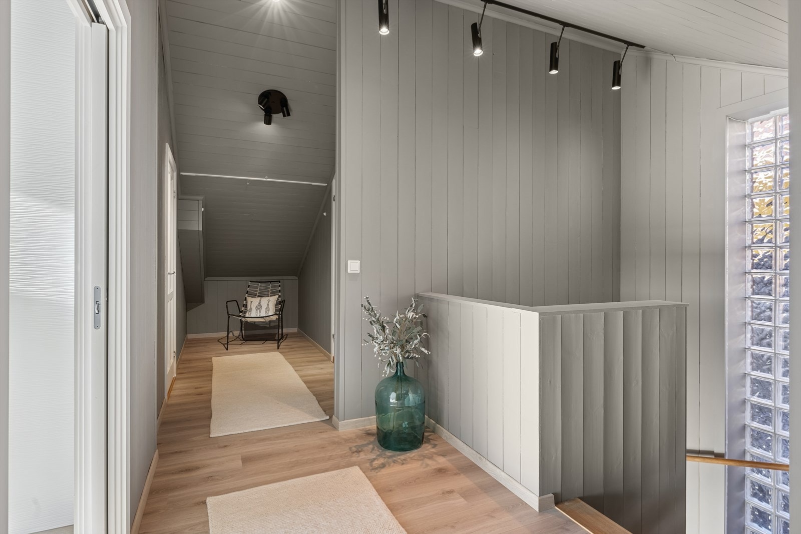 Trapperom i loftsetasjen Galleribilde