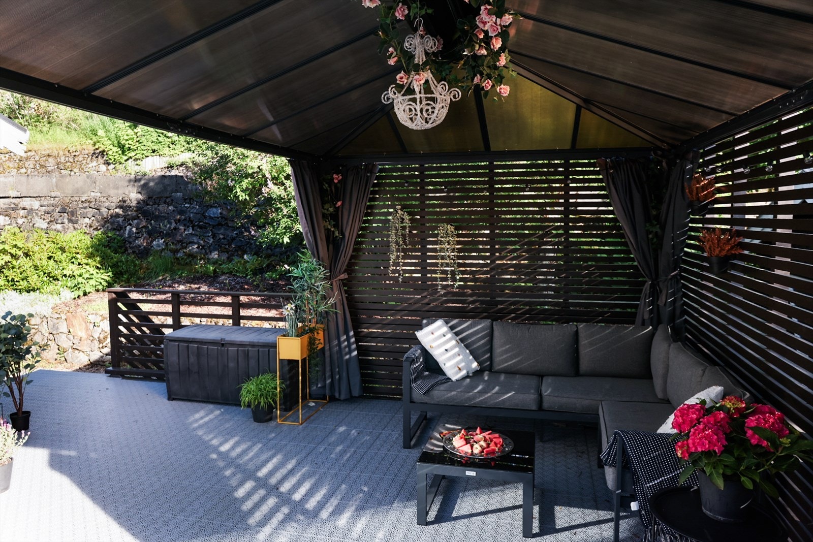 Sol, ro og utsyn - dette er stedet du vil nyte lange sommerkvelder. Galleribilde