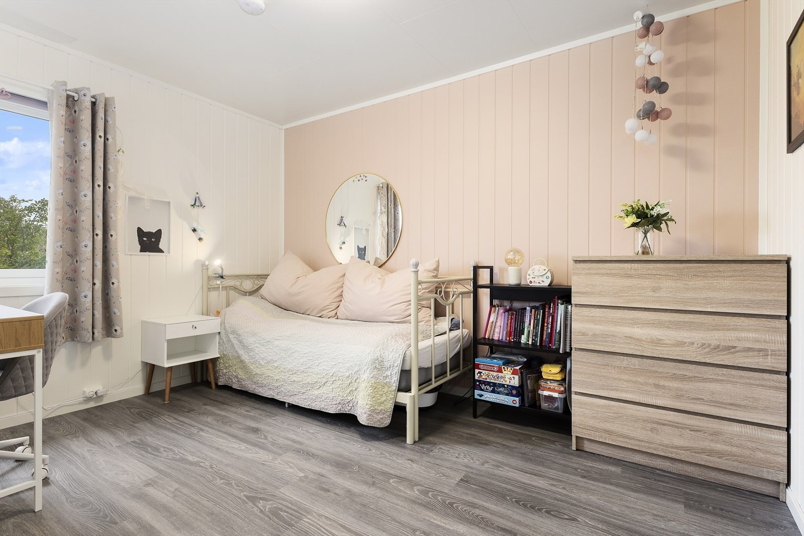 Soverom 2 av 3 i 1.etasje. Galleribilde