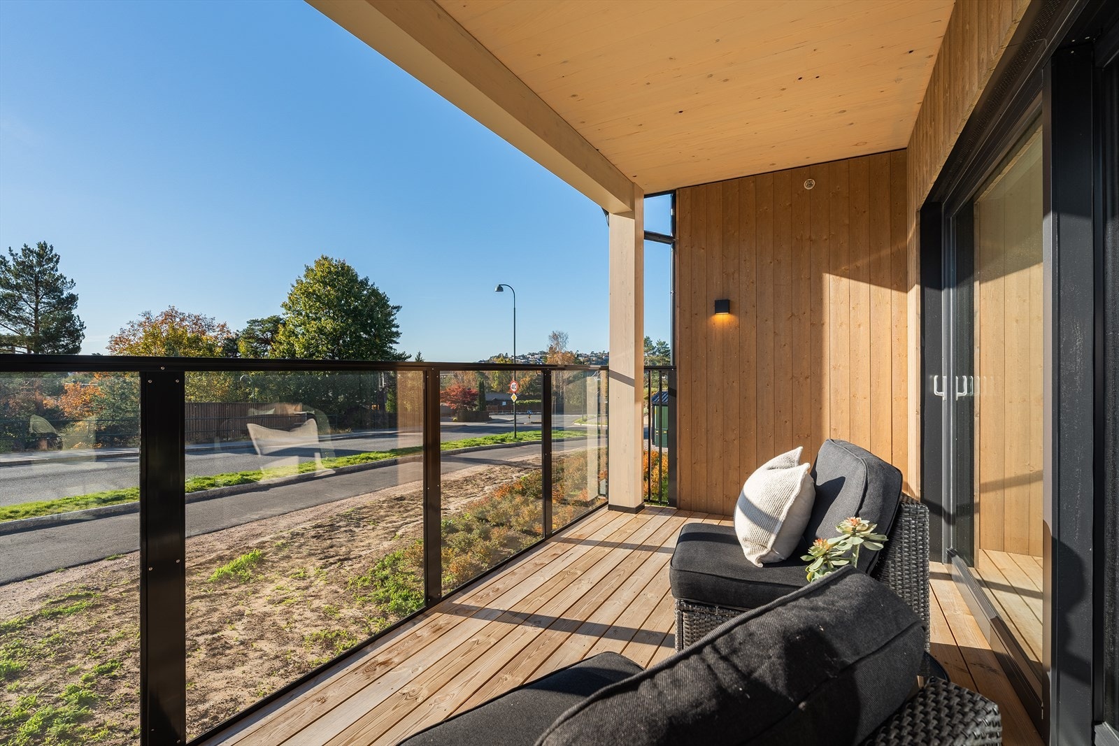 Deilig solrik overbygget terrasse på 10 kvm Galleribilde