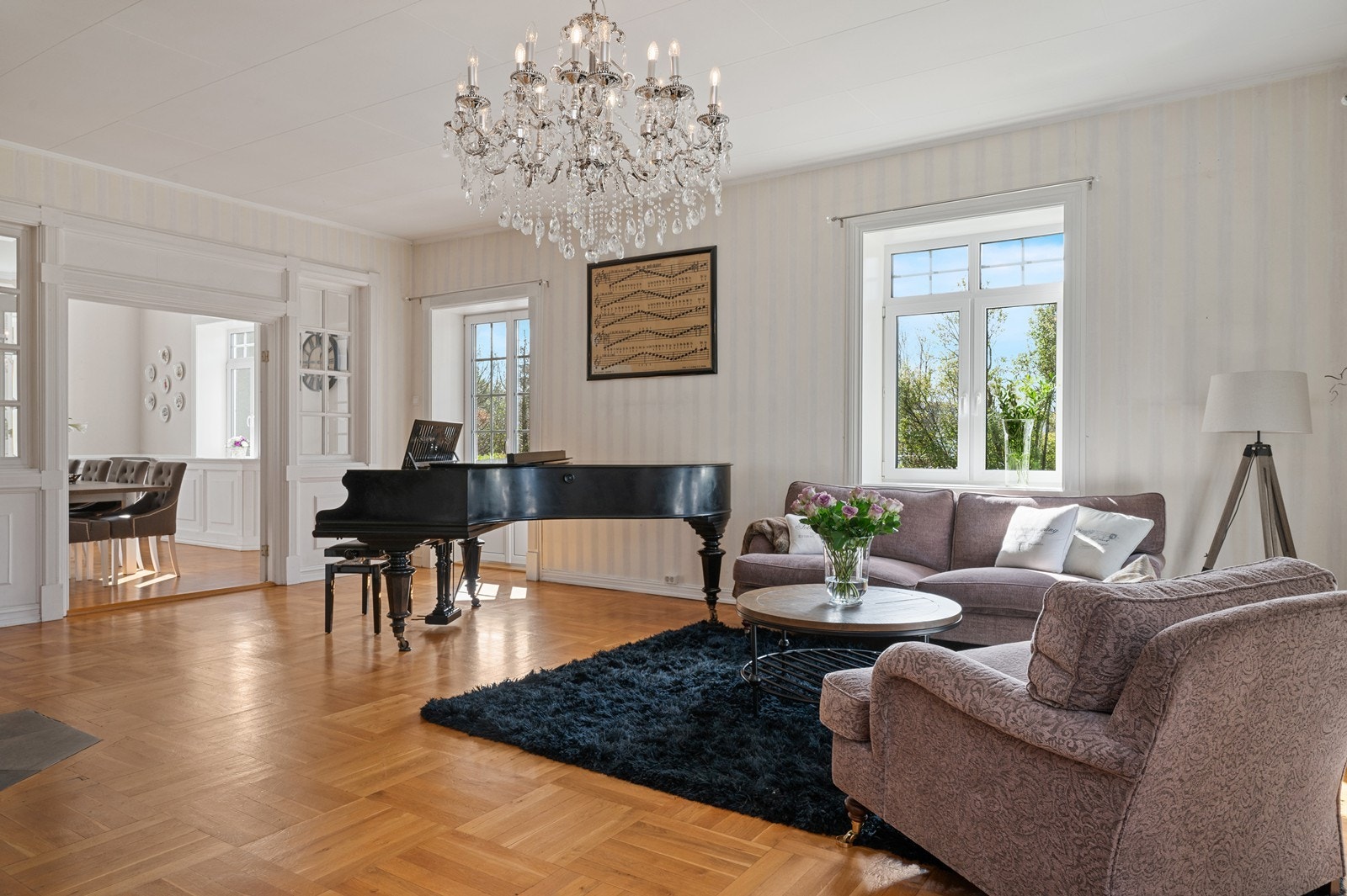 Oppvarming med bergvarme, elektrisitet samt vedfyring Galleribilde