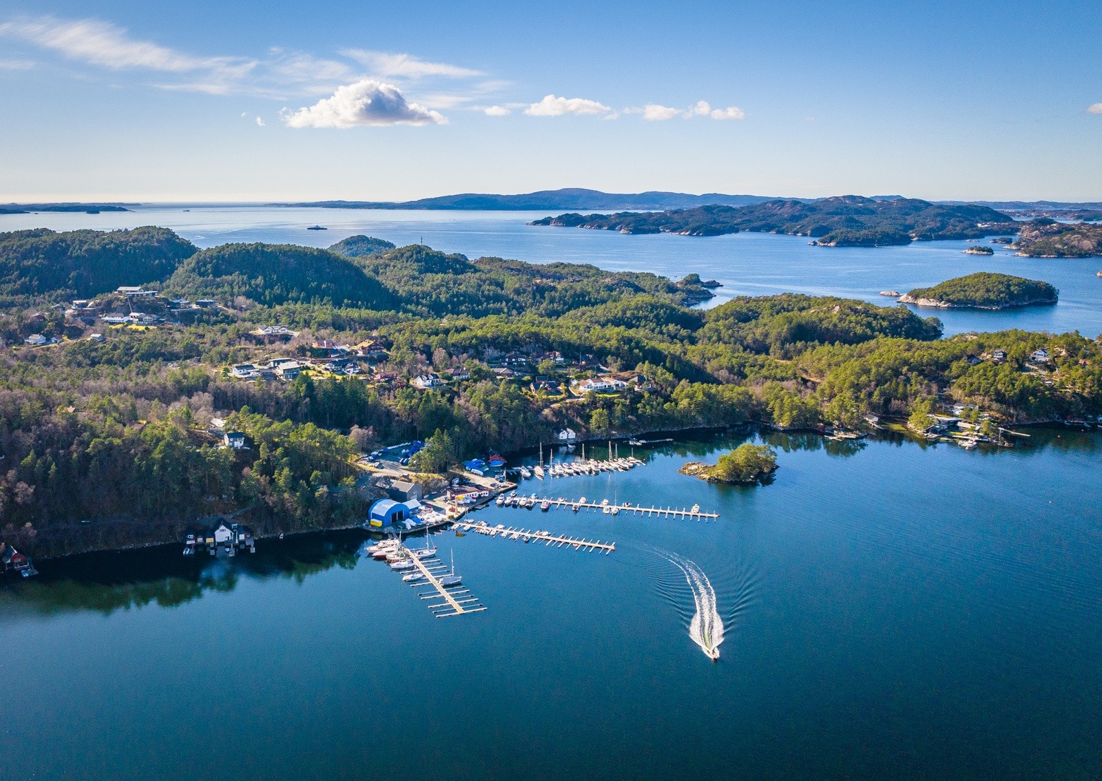 Drange Marina ligger ca 2.km fra boligfeltet Galleribilde
