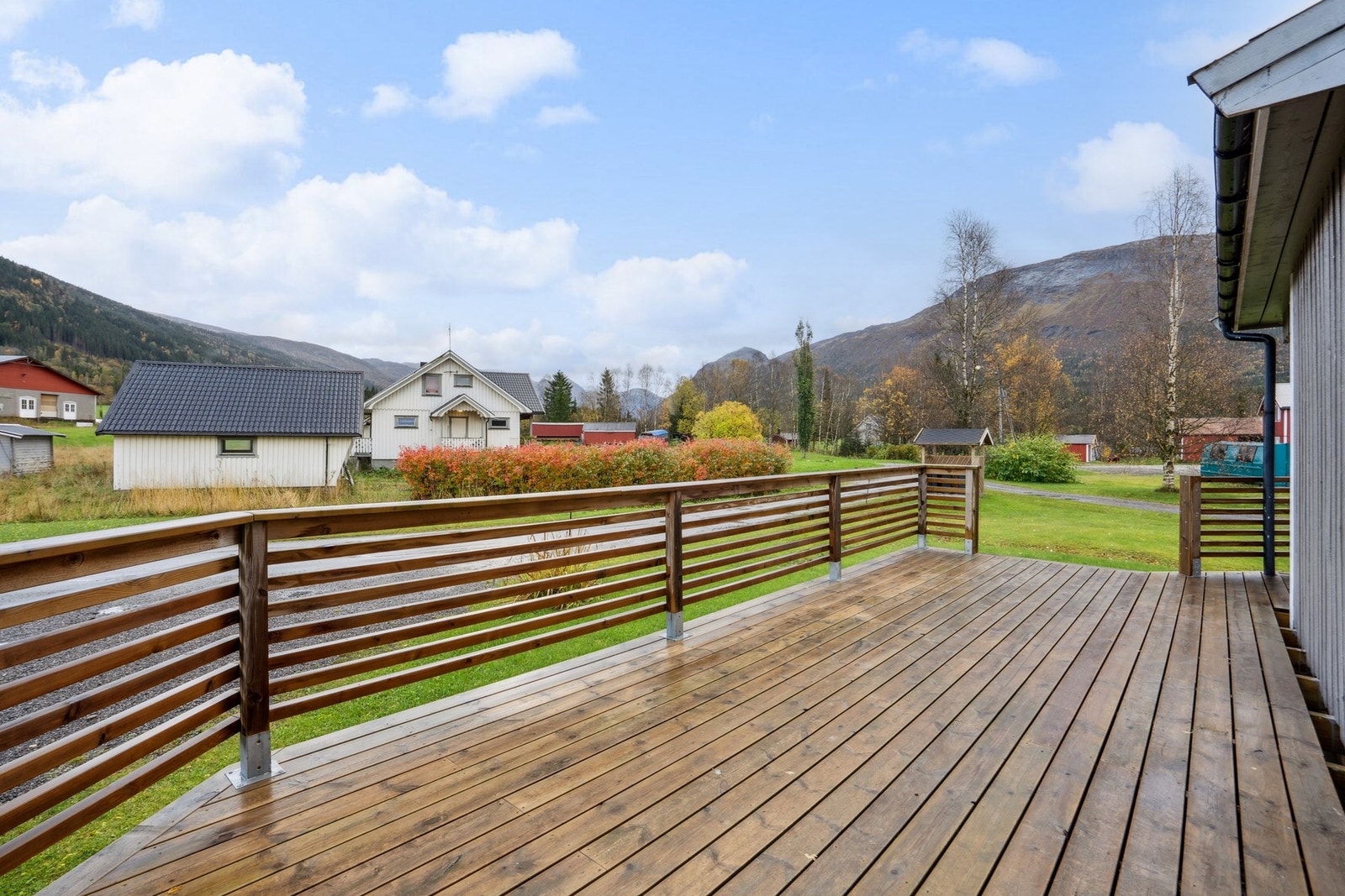 Terrassen er på 33 m² Galleribilde