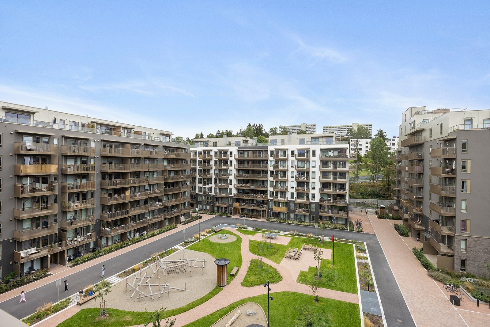 Beliggende luftig til i boligblokkens 6. etasje. Galleribilde