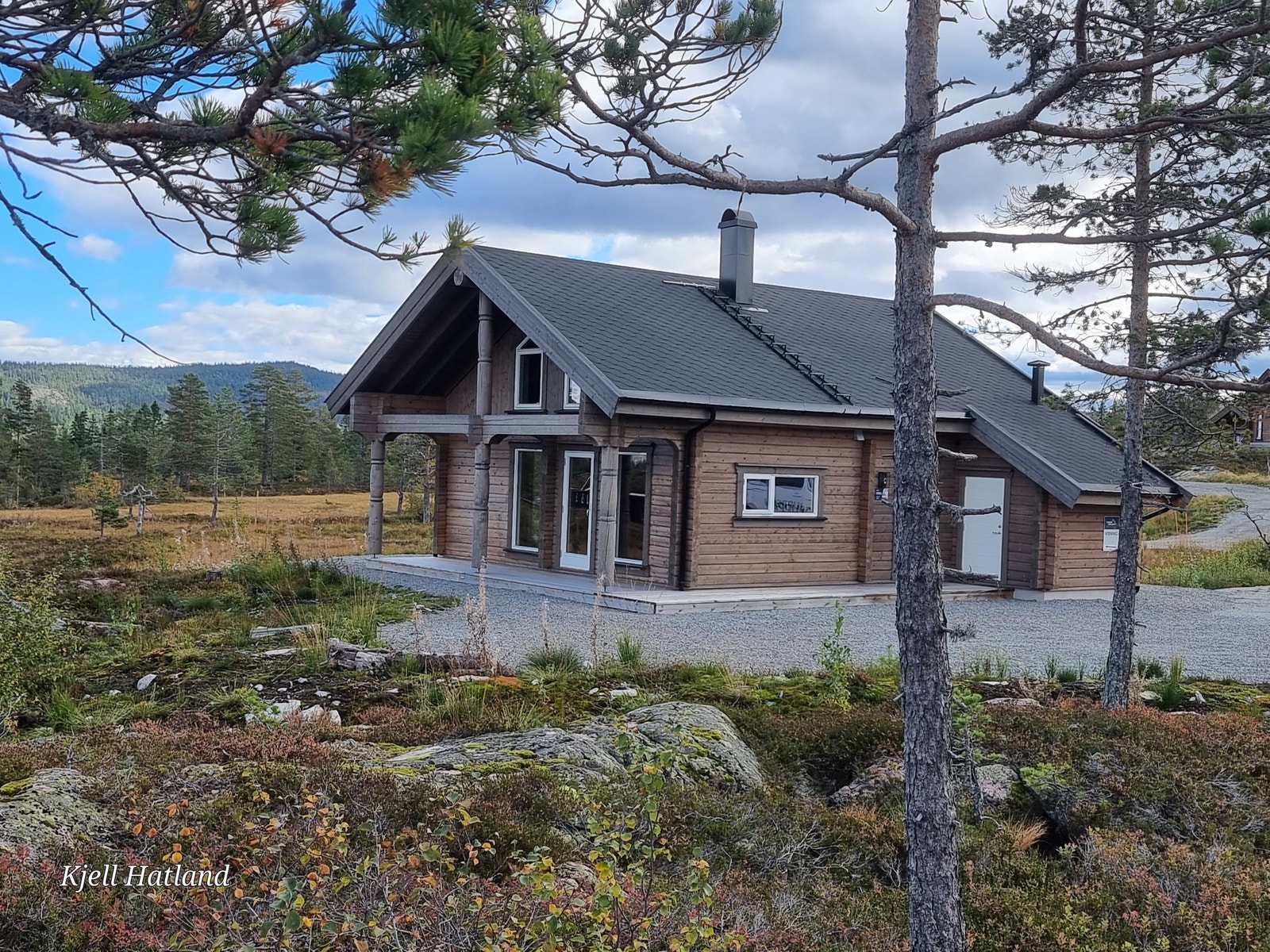 Hytta har meget god og solrik beliggenhet i populært og etablert hyttefelt Galleribilde